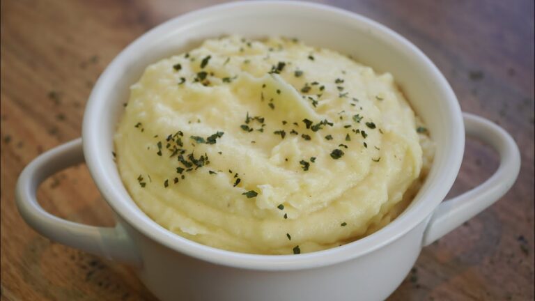 Delicioso purê de batata com creme de leite: aprenda o passo a passo!