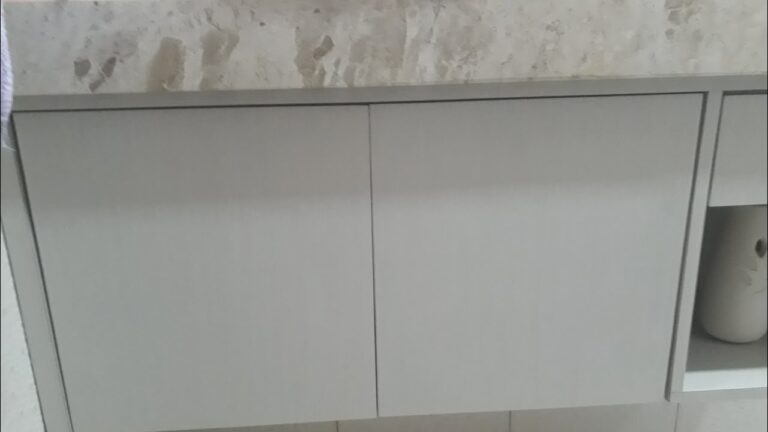 Portas de Arm&aacute;rios: Solu&ccedil;&atilde;o Personalizada para sua Cozinha
