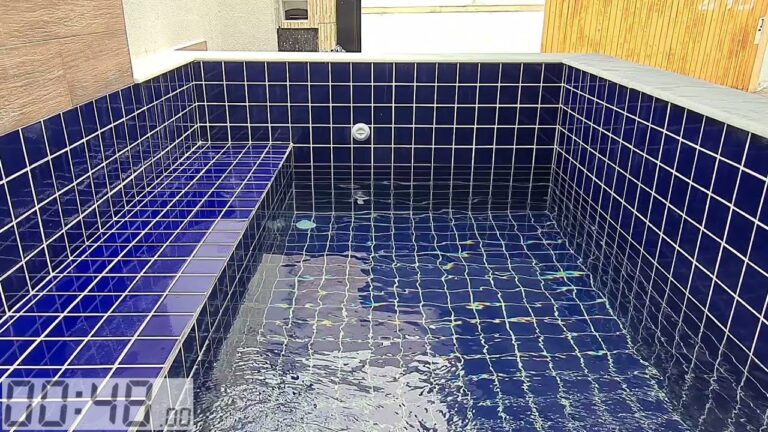 Piscina elevada: a solu&ccedil;&atilde;o ideal para aproveitar espa&ccedil;os pequenos